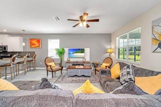 9032SD Lux 9Br Villa Close 2 Disney Pool Spa - 0