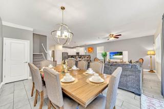9032SD Lux 9Br Villa Close 2 Disney Pool Spa - 7