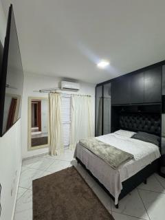 Apartamento impecável a uma esquina da praia - Praia Grande - 5