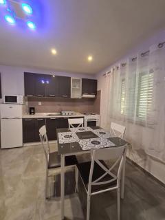 Apartments Martina - Sukošan - 4
