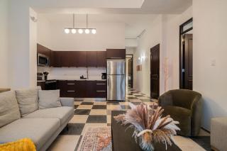 Soho House Private Patio Luxury 2BD Appartment - 4