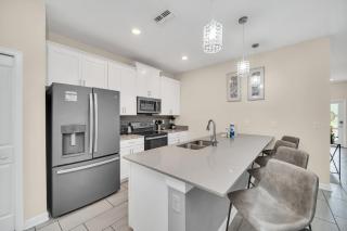 780PB Luxury 5Bd Home - 4