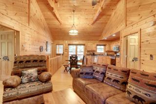 Hot Tub and Fire Pit Secluded Blue Ridge Cabin! - 2