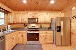 Hot Tub and Fire Pit Secluded Blue Ridge Cabin! - Blue Ridge - 3