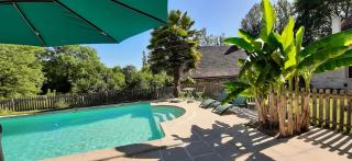 Maison traditionnelle avec piscine - 0