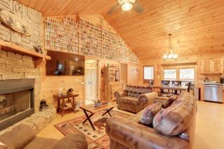 Cottage with Hot Tub 3 Mi to Downtown Blue Ridge! - Blue Ridge - 7