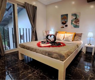 Unique Penthouse Suite, Resort Pool, Karaoke, PS4 - Tagaytay - 8