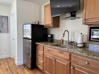 Beach Breeze Inn - Falmouth - 1