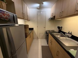 Palms Paradise with the best view of BGC plus Netflix - 2