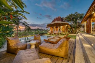 Villa Kayu 2BR with Stunning Rice Field Views by Santi Management - Canggu - 3