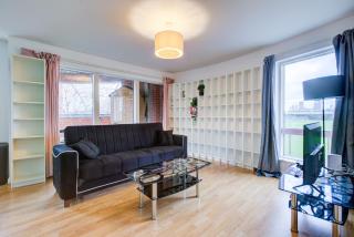 2 BR Flat Near Westfield, Hospital, Stadium & Uni - 7