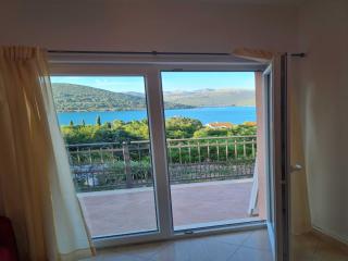 Apartments Memuni - Superior One Bedroom Apartment with Balcony and Sea View UTI - Ston - 1
