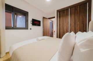 Modern Appart , Parking , Pool & Fiber wifi , Hivernage City Centre - 3