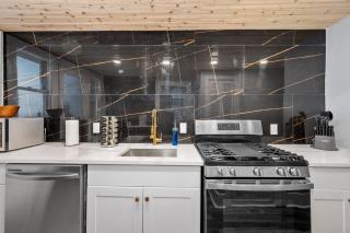 Quirky & Chic 3BR in Montrose - Perfect for Families & Groups - 3