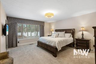 Luxury Home Golf Course Views Hot Tub and Garage Access for Ultimate Comfort - Hayden Lake - 5