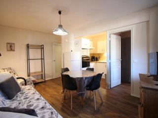 Appartement F2 avec Parking Privé, Loggia et Ascenseur - Proche Thermes et Commodités - FR-1-415-135 - Le Mont-Dore - 8