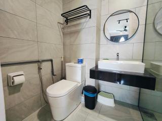 Sky Trees 22-B 4pax, Bukit Indah, Aeon, Legoland, Netflix - Johor Bahru - 3