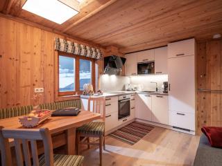Wooden Apartment with mountain view - Hopfgarten im Brixental - 8