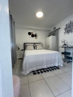 Guest Suite w free parking at 7 min to Miami international airport - 4