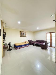 Yogya Holiday Villa - Timuran - 9