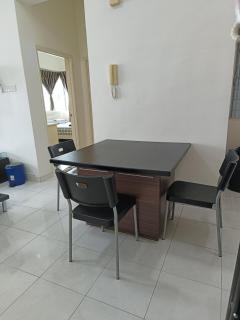 E-Tiara Apt King Size Bed 1-7pax LRT YSW Homes - Subang Jaya - 2