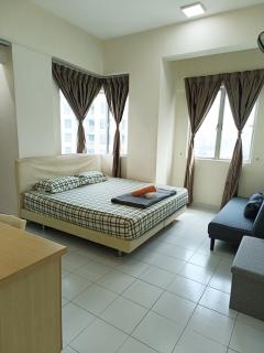E-Tiara Apt King Size Bed 1-7pax LRT YSW Homes - Subang Jaya - 7