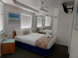 Stylish 1 Bedroom with Private Rooftop Spa - 5