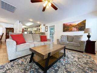 Room for 14- Kanab Ranch Home on Acreage - Views - Kanab - 1