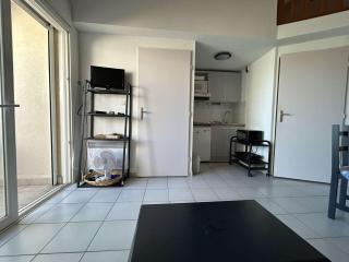 2 Pièces avec Mezzanine, Résidence avec Piscine - FR-1-250-299 - Le Grau-du-Roi - 3