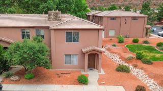 Spacious Townhome by Utah National Parks Sleeps 8 - Kanab - 9