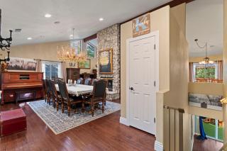 Arrowhead Treehouse Delight and Theater & Game Room! - Lake Arrowhead - 6