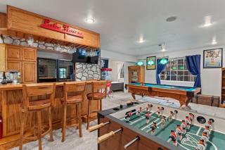 Arrowhead Treehouse Delight and Theater & Game Room! - Lake Arrowhead - 1