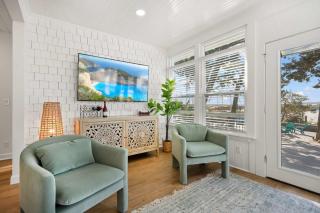 Exclusive Waterfront Retreat Firepit Dock - 2