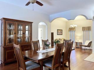 Lovely Lakeside 4-Bed Pool Home at Villa Sol-3125 home - Kissimmee - 3