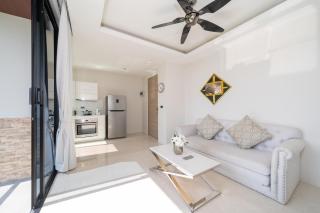 Sea & Mountain Views Apartment - 3