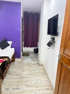 SRI Surya Guest House - 8