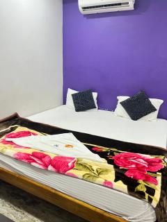 SRI Surya Guest House - 3
