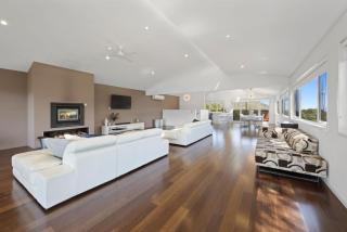 Eagles Nest - Merrijig - Sleeps 10 - 4