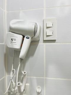 Minimalist 1 BR - Wifi, Netflix, Pool, Gym - 1