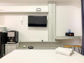 Luxurious Studio at 7th Floor Tokyo Riverside PIK 2 Apartment By Travelio - Rawalembang - 6