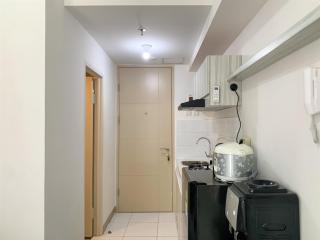 Luxurious Studio at 7th Floor Tokyo Riverside PIK 2 Apartment By Travelio - Rawalembang - 1