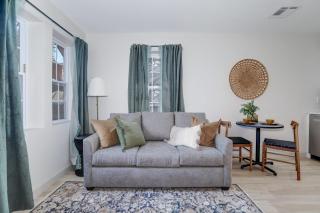 Lions Lair - 1 BR 1 BA Home Coffee Smrt TV Wifi - Wichita - 7