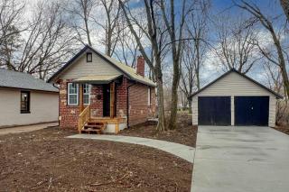 Lions Lair - 1 BR 1 BA Home Coffee Smrt TV Wifi - Wichita - 0