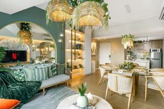 Tropical Sunset w the best view in BGC plus Netlfix - Manila - 0