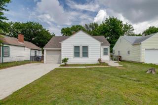 Nice East Side 3BR 2BA WIFI SMART TV - 4