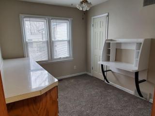 Cute 3BR 3BA Handicap Acc BR and BA WIFI SMART TV - 5