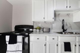 Whole Home Remodeled 1 Bed West Side Coffee Smrt TV WIFI - Wichita - 5