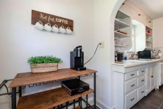 Home Sweet Home - Loft 3 BR - 1 BA WIFI SMART TV - 4