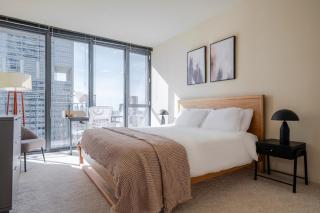 Blueground Lakeshore East pool wd nr park CHI-1201 - 2