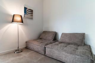 JOIVY Stylish 2-Bedroom Apartment by Lake Como - Como - 3